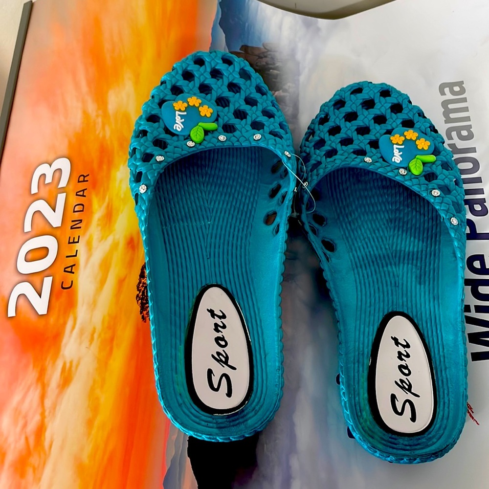 Super Comfy house slippers
